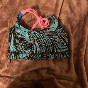 Lululemon sports bra Size:4